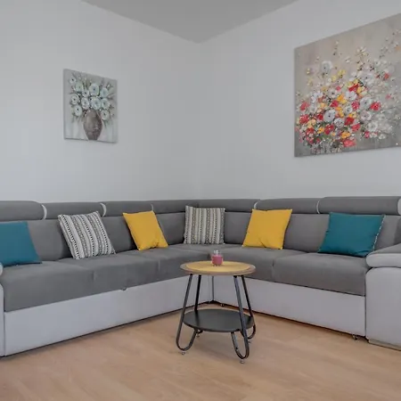 Vacation Zdravka Holiday home